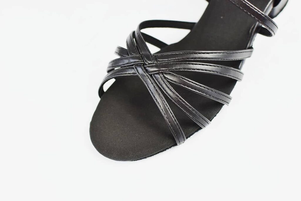 Cara: Black
