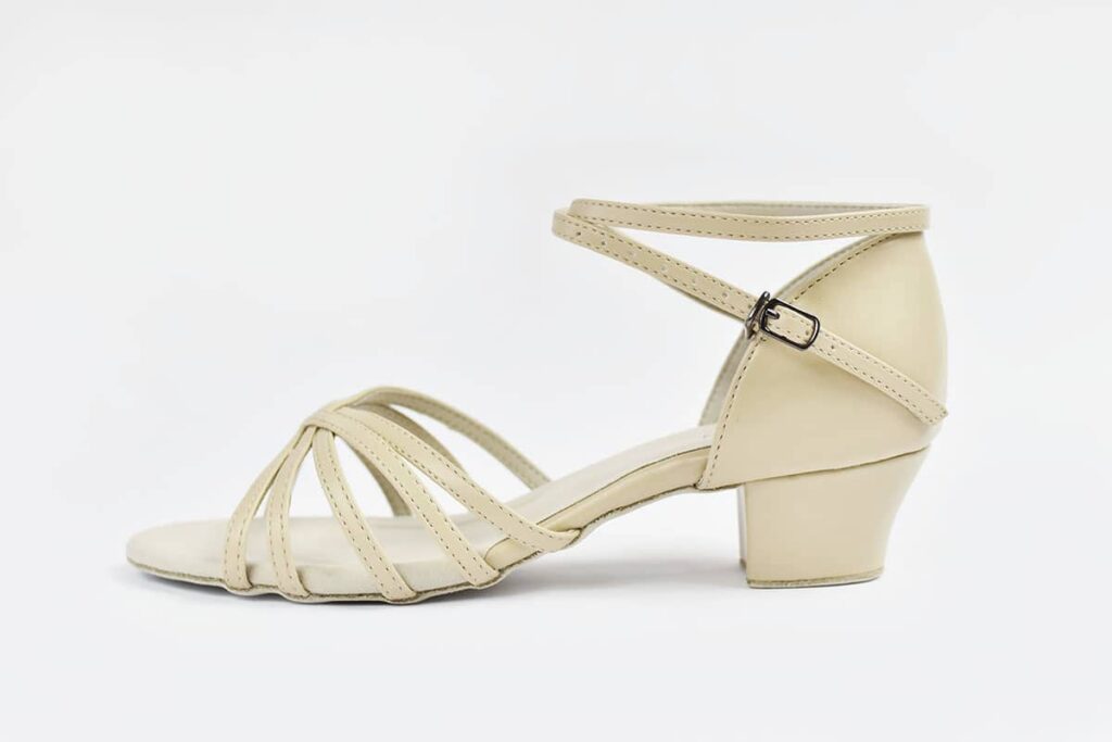 Cara: Beige