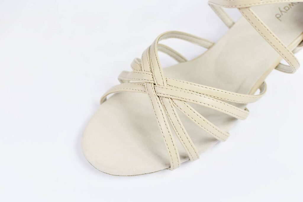 Cara: Beige