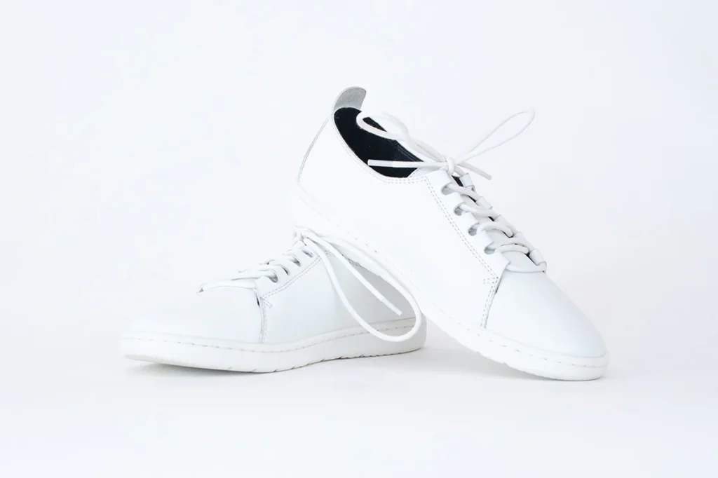 Flow : White